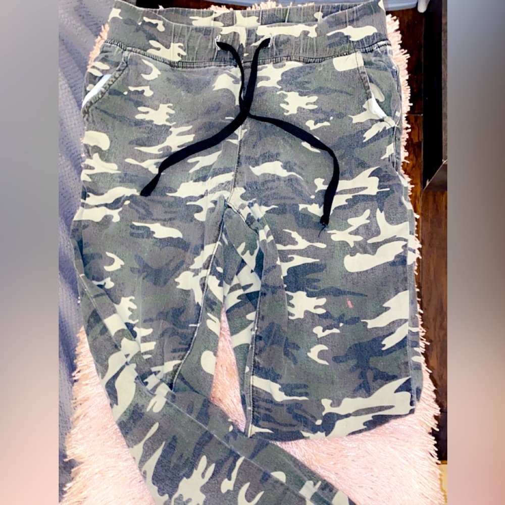 Camo pants/ joggers